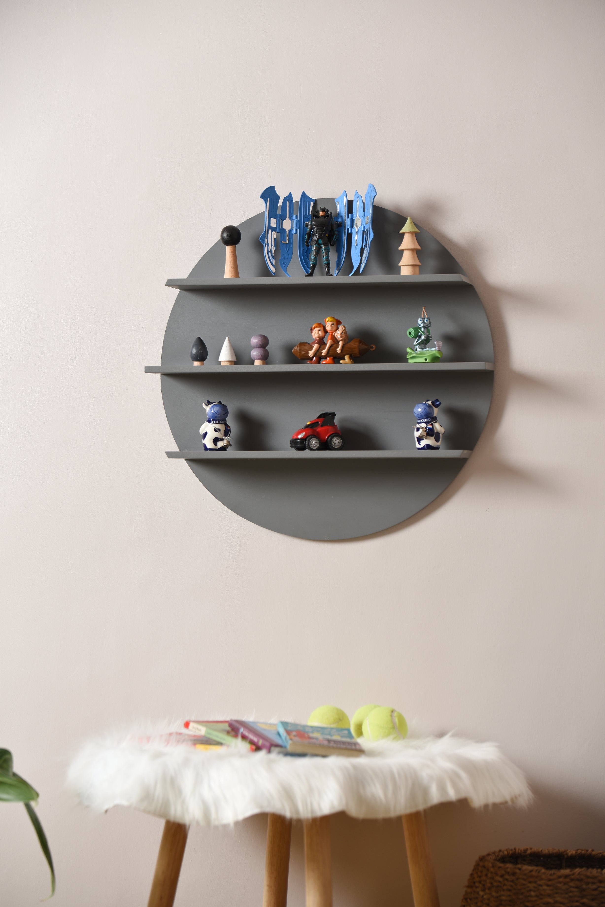 TOY WALL SHELF statementforkids