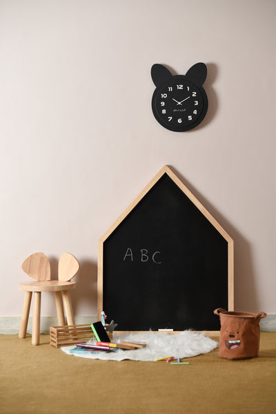 KIDS HUT BLACKBOARD